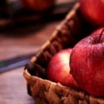فوائد التفاح الاحمر قبل النوم وكيف يمكن تناوله
