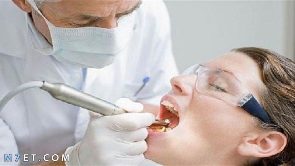 أدوات طبيب الأسنان