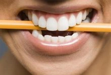 Photo of اسباب الضغط على الاسنان اثناء النوم وطرق العلاج بـ 5 أعشاب