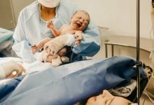 Photo of العناية بالجسم بعد الولادة الطبيعية وأهم النصائح للأم