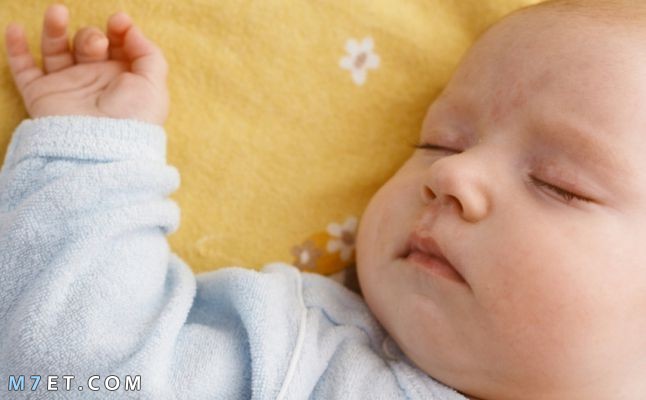 عدد ساعات نوم الطفل في الشهر الرابع