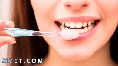 Photo of كيفية تنظيف الاسنان بالسواك وخيط الاسنان