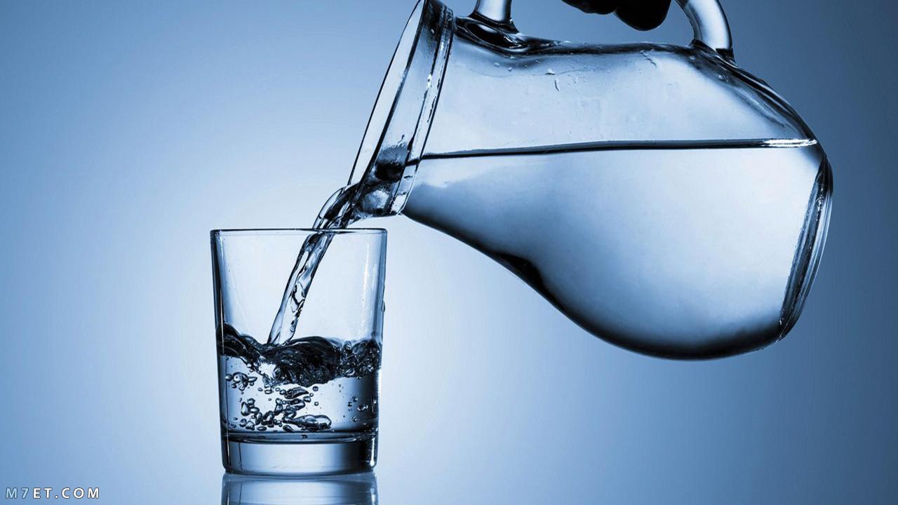 هل شرب الماء قبل النوم مفيد؟