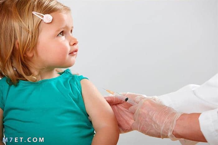 عدم سخونة الطفل بعد تطعيم الشهرين
