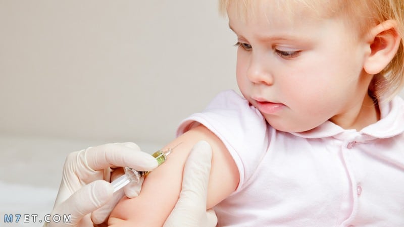 عدم سخونة الطفل بعد تطعيم الشهرين